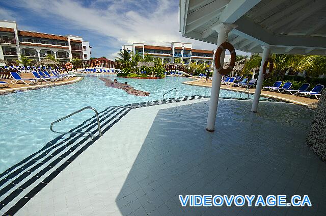 Cuba Cayo Santa Maria Memories Azul / Paraiso Una piscina secundaria cerca del vestíbulo de la sección Azul.