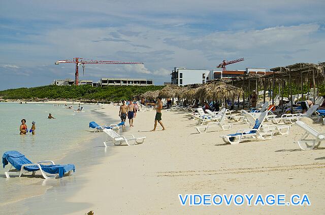 Cuba Cayo Santa Maria Memories Azul / Paraiso Further west, the beach is deeper.