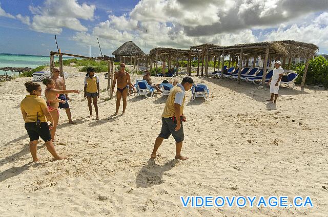 Cuba Cayo Santa Maria Playa Cayo Santa Maria The animation on the beach, a game of petanque here