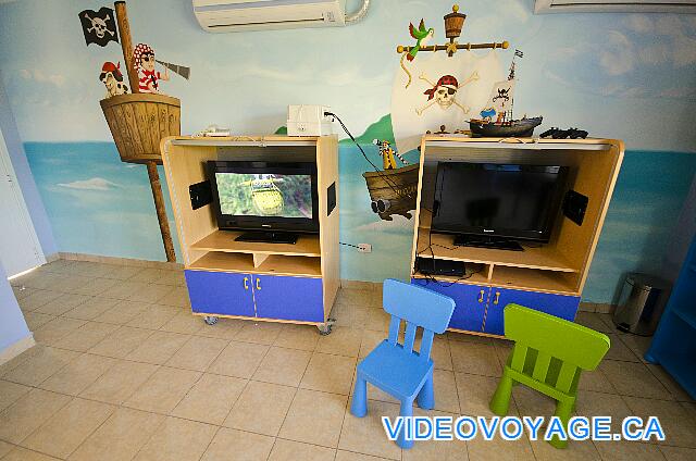 Cuba Cayo Santa Maria Playa Cayo Santa Maria TVs for watching videos and for playing video games.