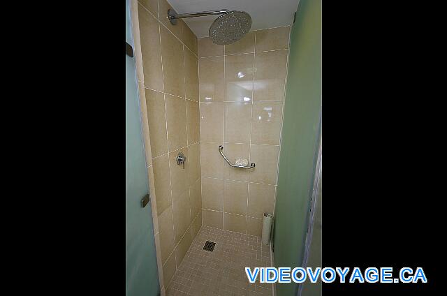 Cuba Cayo Santa Maria Playa Cayo Santa Maria La ducha