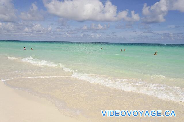 Cuba Cayo Santa Maria Playa Cayo Santa Maria While the waves were large enough to other hotels, here the waves are small.