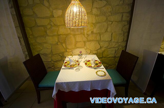 Cuba Cayo Santa Maria Playa Cayo Santa Maria For a pleasant evening, tables for couples