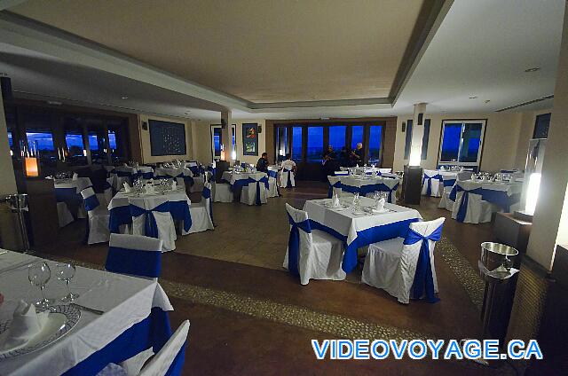 Cuba Cayo Santa Maria Playa Cayo Santa Maria A dining room conditioning