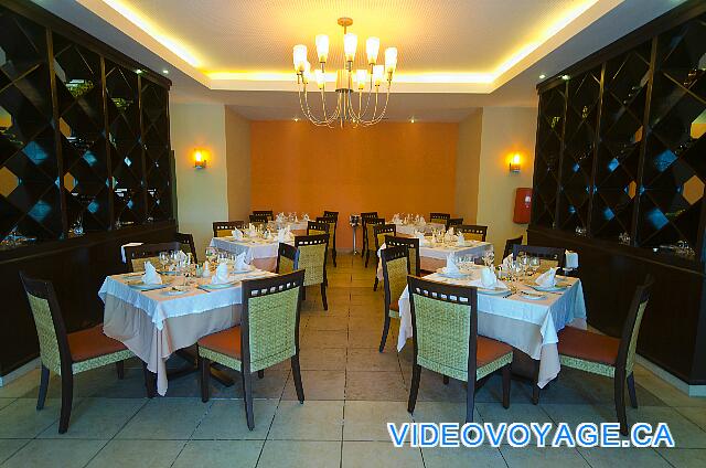 Cuba Cayo Santa Maria Playa Cayo Santa Maria A dining room conditioning