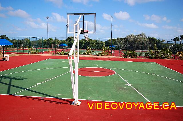 Cuba Cayo Santa Maria Iberostar Ensenachos A basketball court.