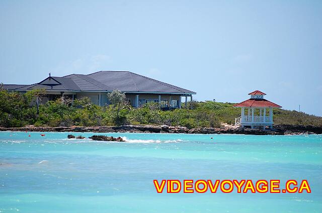 Cuba Cayo Santa Maria Iberostar Ensenachos El gazebo en el fondo con el restaurante Punta del Pirata