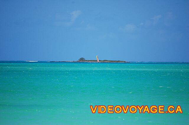 Cuba Cayo Santa Maria Iberostar Ensenachos Lomo, un arrecife de coral y una isla que bloquean las grandes olas. Los cubanos no llevar a los clientes a los arrecifes, ya que disminuye la venta de excursiones.