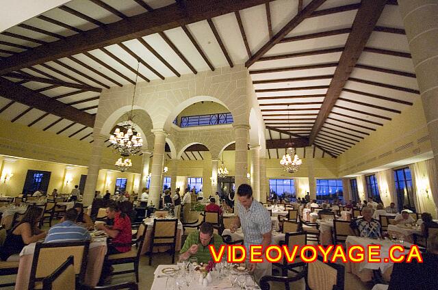 Cuba Cayo Santa Maria Iberostar Ensenachos El comedor para la cena de buffet.