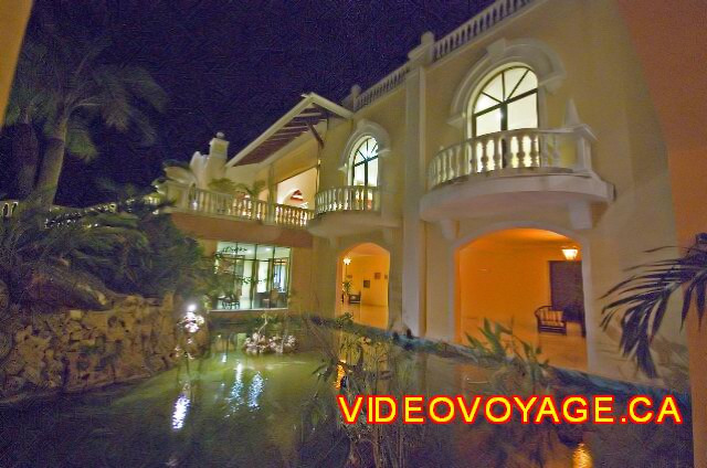 Cuba Cayo Santa Maria Iberostar Ensenachos Los restaurantes a la carta están en el nivel inferior del edificio principal.