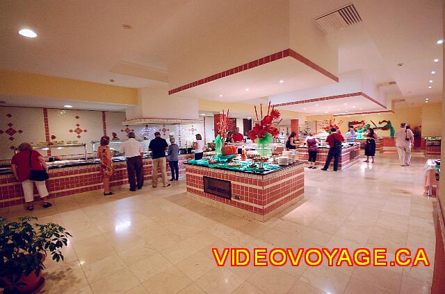Cuba Cayo Santa Maria Iberostar Ensenachos El buffet parece pequeño, pero esto es engañoso en la variedad y calidad de la oferta de buffet.