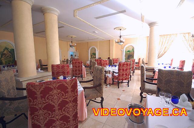 Cuba Cayo Santa Maria Iberostar Ensenachos Al abrir el restaurante, el sol deslumbró ...