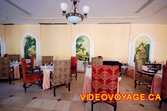 Cuba Cayo Santa Maria Iberostar Ensenachos Un muy cómodo de capacidad media restaurante.