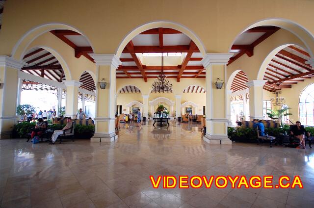 Cuba Cayo Santa Maria Iberostar Ensenachos The lobby is quite large.