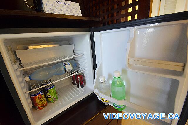 Cuba Cayo Santa Maria Iberostar Ensenachos The fridge: beer, soft drinks, carbonated bottled water, soda, bottled water, refrigerator ... The content is refreshed for every day.