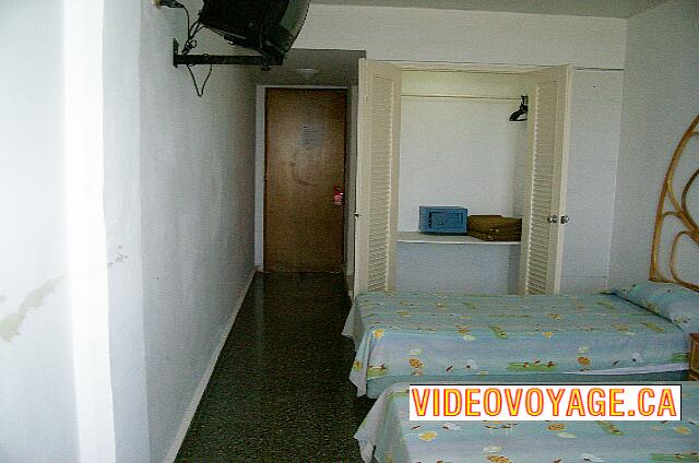 Cuba Santa Maria Del Mar Tropicoco A wardrobe with safe and two blankets.