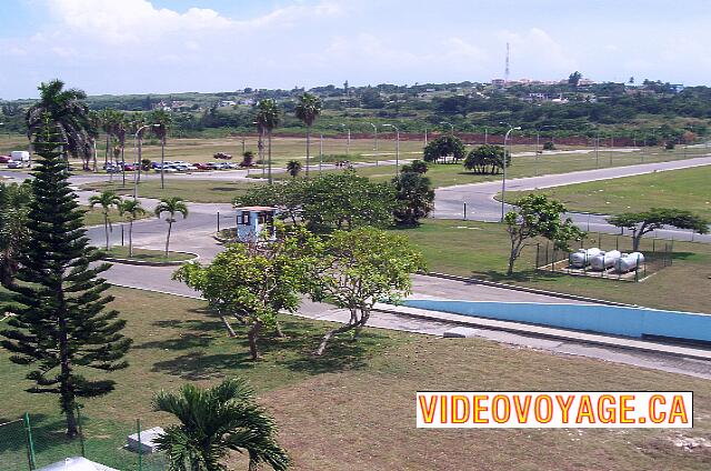 Cuba Santa Maria Del Mar Tropicoco La llegada de la carretera cerca del hotel.