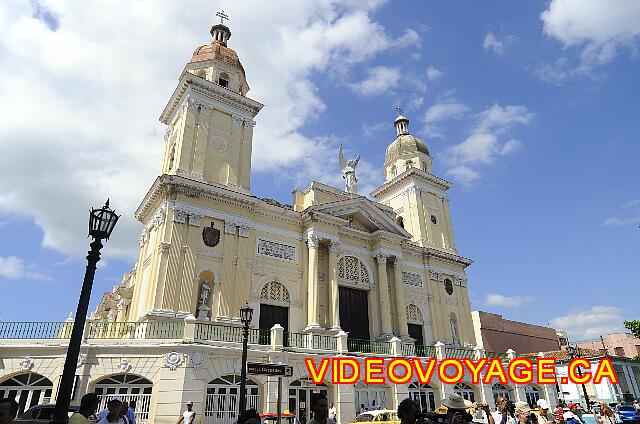 Cuba Santiago de Cuba Melia Santiago de Cuba La catedral original fue construida en 1520, fue reconstruido varias veces como ataques de hackers y los terremotos han dañado seriamente. Se hicieron numerosos cambios en 1920 como las campanas de la torre.