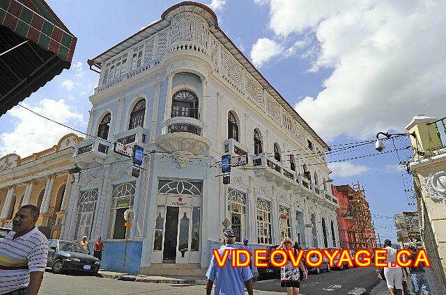 Cuba Santiago de Cuba Melia Santiago de Cuba Otro edificio en el Parque Céspedes.