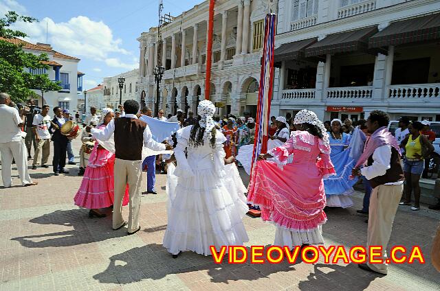 Cuba Santiago de Cuba Melia Santiago de Cuba Un espectáculo de danza en el Parque Céspedes.
