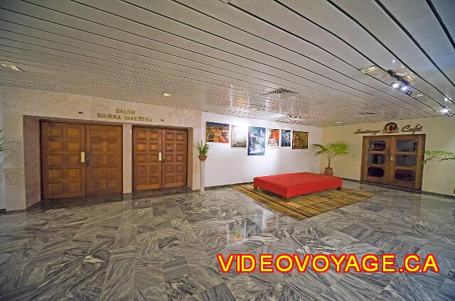 Cuba Santiago de Cuba Melia Santiago de Cuba La entrada del Santiago Café y la sala de conferencias.