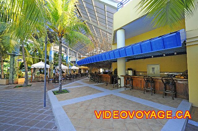 Cuba Santiago de Cuba Melia Santiago de Cuba El bar más cercano a la piscina