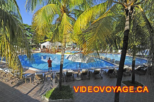 Cuba Santiago de Cuba Melia Santiago de Cuba Piscina la limpiaban cada mañana.