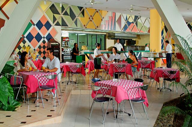 Cuba Santiago de Cuba Melia Santiago de Cuba La presentación oficial del restaurante.