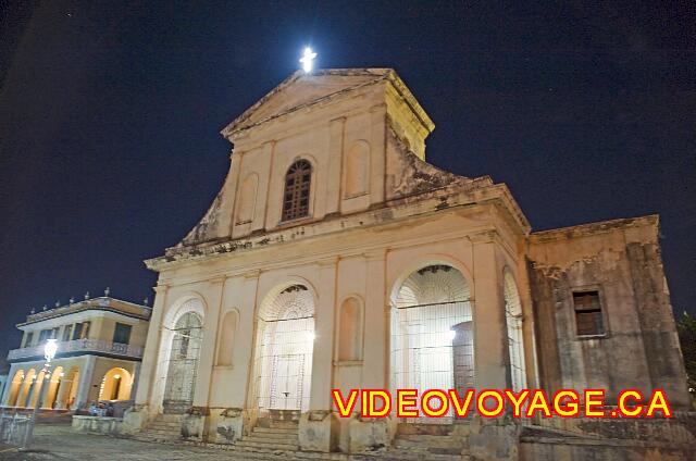 Cuba Trinidad Costasur Una iglesia en el centro.