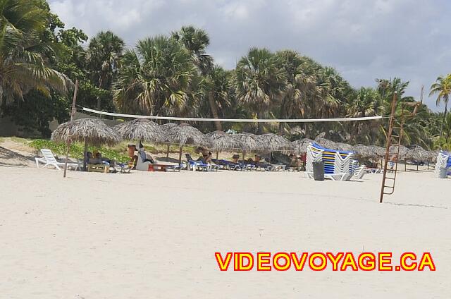 Cuba Varadero Barcelo Arenas Blancas Un filet de volleyball sur la plage.