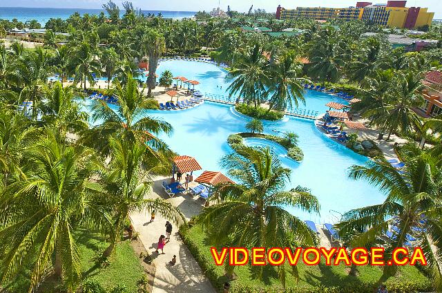 Cuba Varadero Barcelo Arenas Blancas Considéré depuis plusieurs années comme étant la plus grande piscine de Varadero.