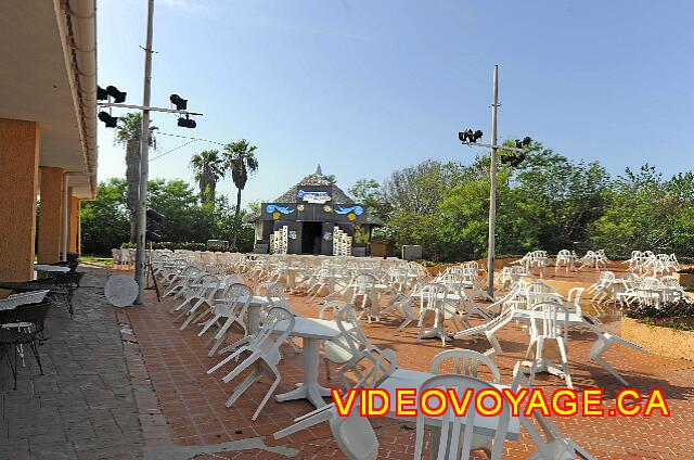 Cuba Varadero ROC Arenas Doradas Shows can be presented to the outside as well.