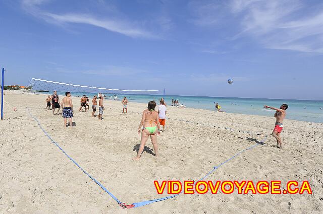 Cuba Varadero ROC Arenas Doradas Voleibol en la playa, siempre es fácil encontrar a los participantes.