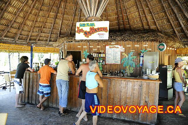 Cuba Varadero ROC Arenas Doradas Une bonne sélection de boisson pour un bar sur la plage.