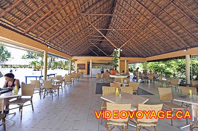 Cuba Varadero ROC Arenas Doradas Un snack bar à l'ambiance décontracté, ouvert le jour.