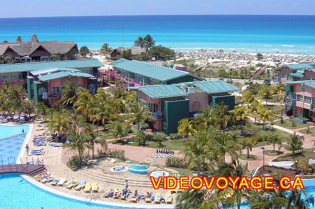 Cuba Varadero Solymar Un segundo tipo de bungalow. Hay unos cuantos bungalows cerca de la demostración de la etapa de la piscina que son ruidosas. Si quieres dormir por la tarde, que se verá afectado por el equipo de animación o de orquesta.