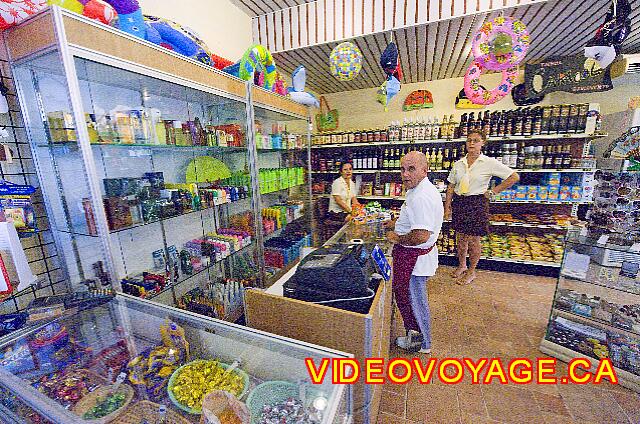 cuba Varadero ROC Barlovento La tienda de recuerdos, el alcohol y los cigarros.