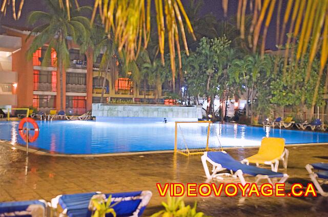 cuba Varadero ROC Barlovento The pool at night.