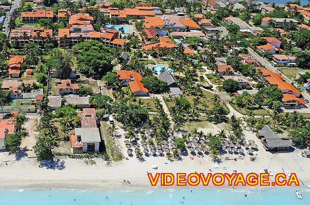 cuba Varadero ROC Barlovento Une photographie aérienne du complexe, la portion de la plage est moins large que la facade de l'hôtel..