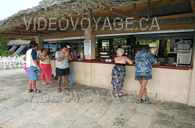 Cuba Varadero Melia Las Antillas El bar La Tórtola se utiliza como el bar de la piscina y el bar de la demostración de la etapa. La escena se deja.