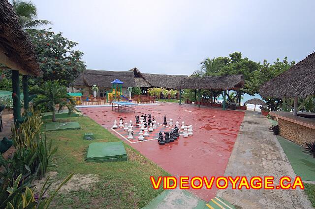 Cuba Varadero Breezes Bella Costa A giant chess game, uen table tennis table and a mini club at the bottom.