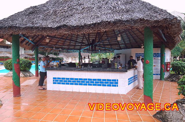 Cuba Varadero Breezes Bella Costa Le bar de la piscine