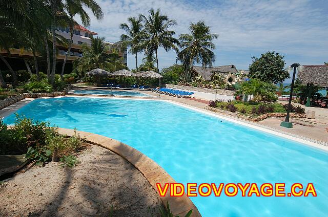 Cuba Varadero Breezes Bella Costa Une petite section utilisé pour l'animation dans la piscine tel que le volleyball.