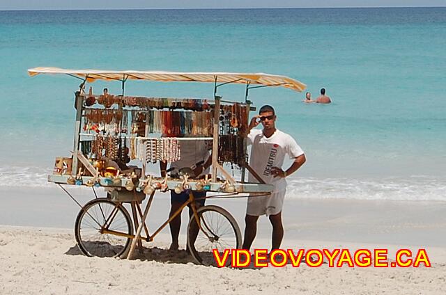 Cuba Varadero Breezes Bella Costa Los vendedores y los cubanos no se les permite ir a los hoteles de playa, es la excepción.