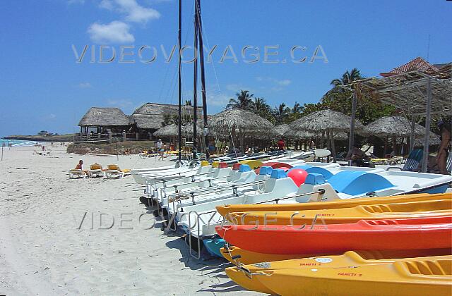 Cuba Varadero Breezes Bella Costa Une photographie il y a quelques années du coté ouest de la plage.  Très peu de changement, sauf le restaurant qui a été reconstruit.