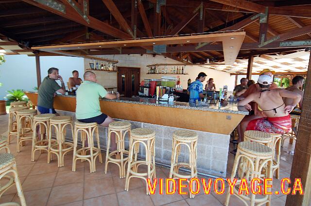 Cuba Varadero blau Varadero Quelques sièges autour du bar.