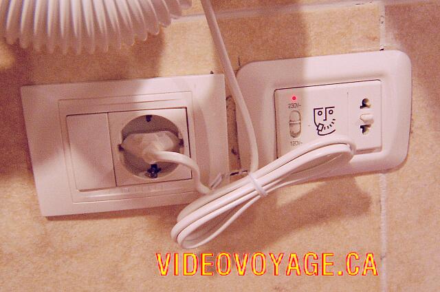 Cuba Varadero blau Varadero A socket 220 volts and a current converter 110 Volts secure.