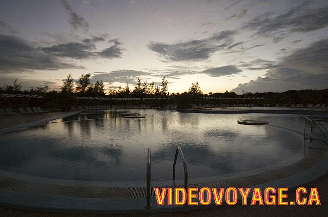 Cuba Varadero blau Varadero The sunset and the pool.