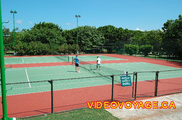 Cuba Varadero Breezes Varadero Les terrains de tennis avec un entraineur.