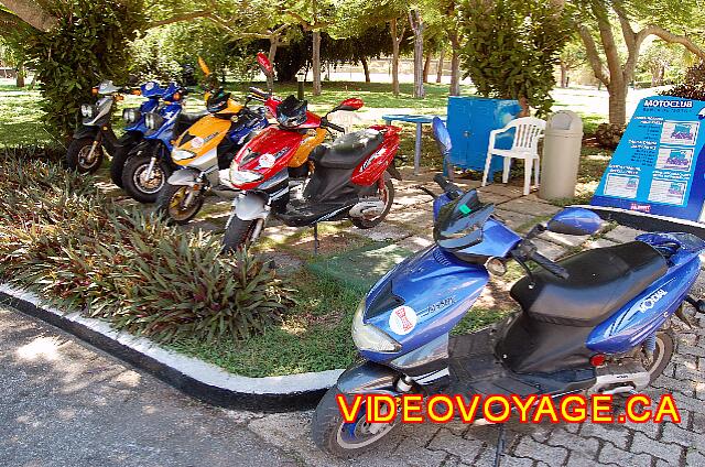 Cuba Varadero Breezes Varadero Les motos à louer à l'avant de l'hôtel.